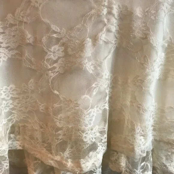 Woman’s NBW lace shirt short no tag, small or XS - Picture 2 of 3